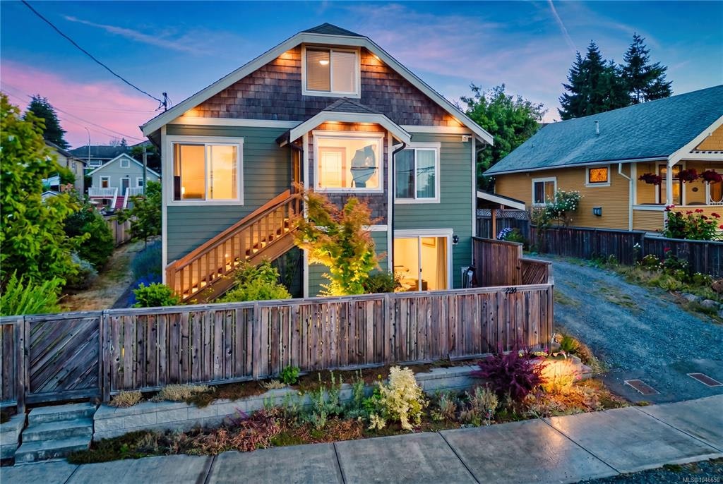 726 Haliburton Street, Nanaimo, BC, V9R 4W7