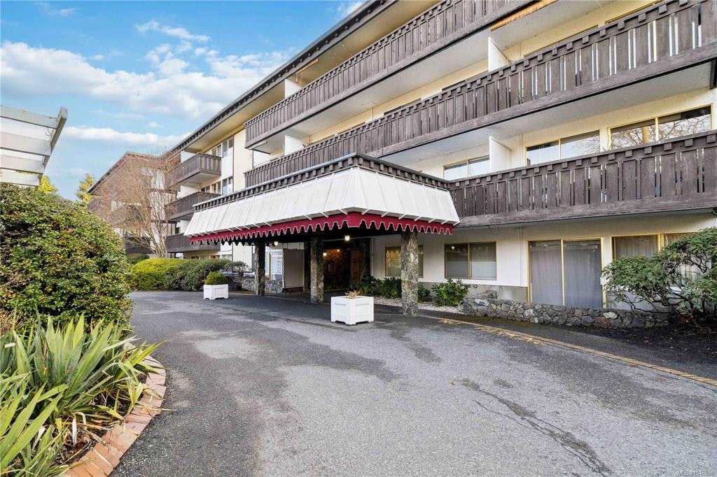 211-964 Heywood Avenue, Victoria, BC, V8V 2Y5 - 31