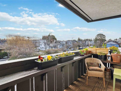 211-964 Heywood Avenue - 3