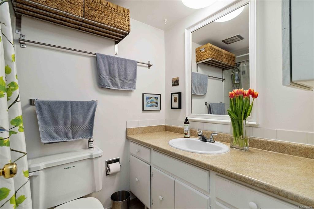 211-964 Heywood Avenue, Victoria, BC, V8V 2Y5 - 17
