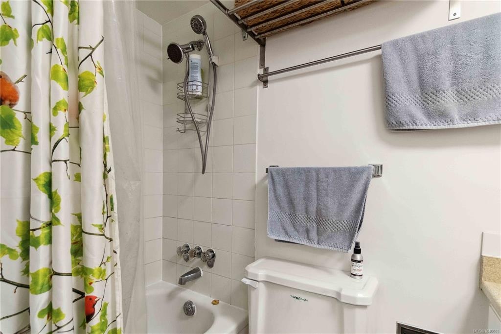 211-964 Heywood Avenue, Victoria, BC, V8V 2Y5 - 18