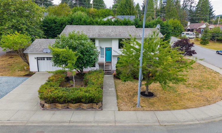1001 Timberwood Drive