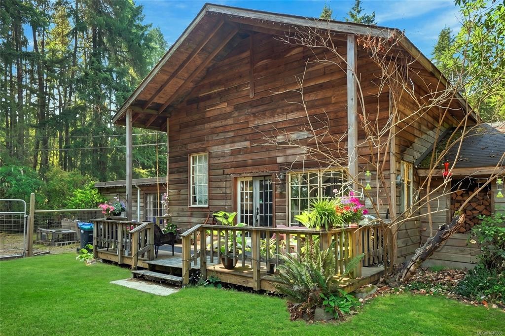 2101 Parkway Place, Errington, BC, V0R 1V0