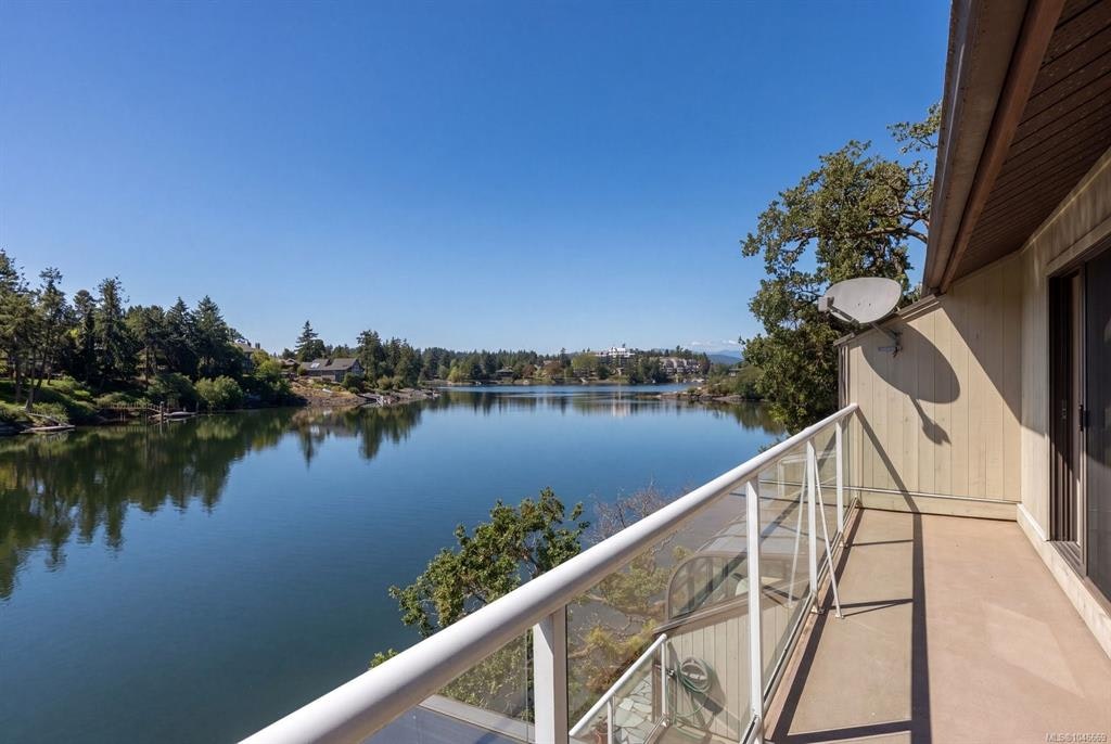3-67 W Gorge Road, Saanich, BC, V9A 1L9
