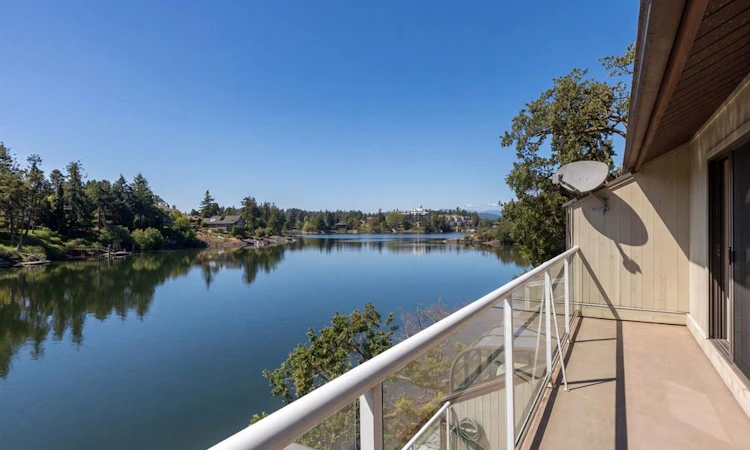 3-67 W Gorge Road