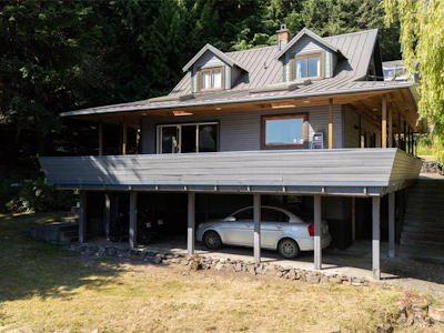 1038 Redcap Street - 2