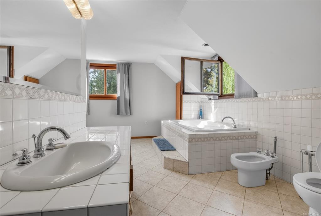 1038 Redcap Street, Duncan, BC, V9L 5X8 - 38