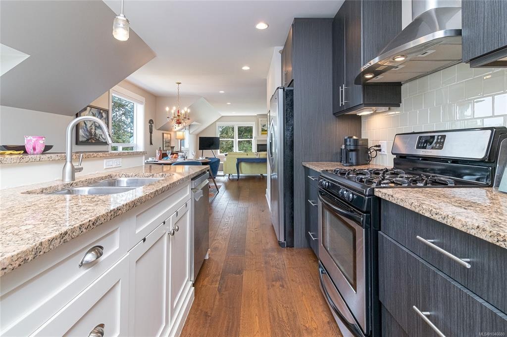 D-1216 Styles Street, Victoria, BC, V9A 3Z5 - 25