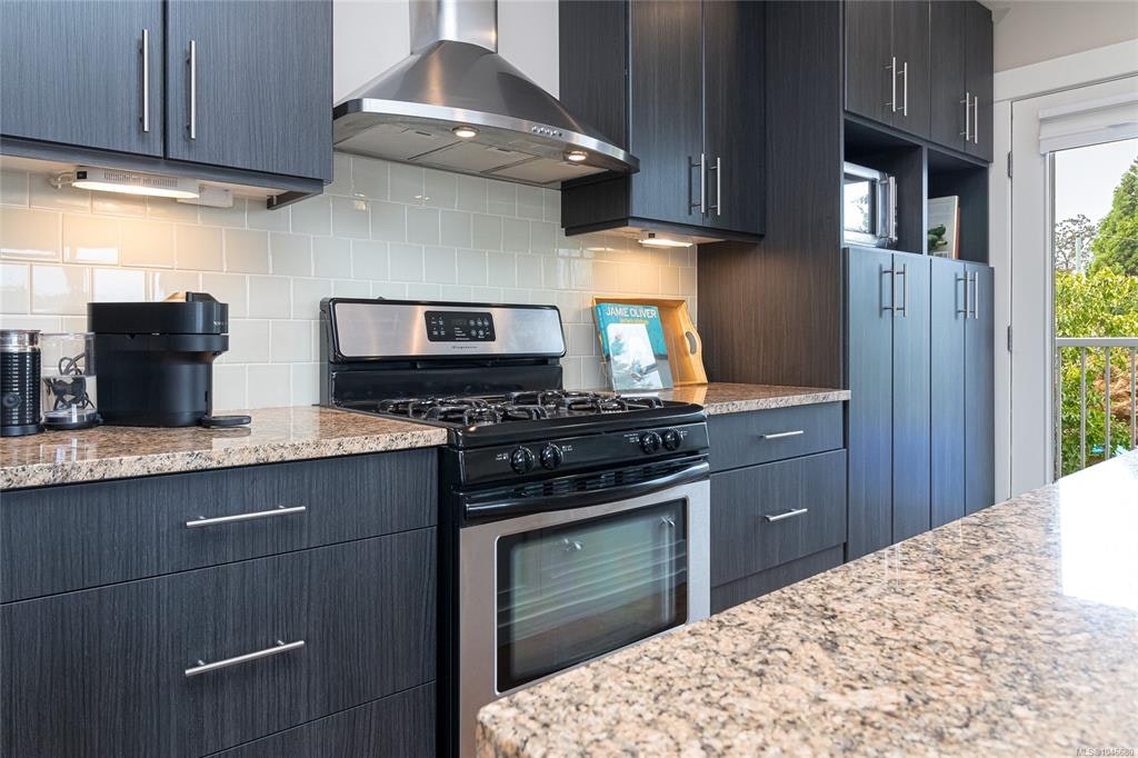 D-1216 Styles Street, Victoria, BC, V9A 3Z5 - 23