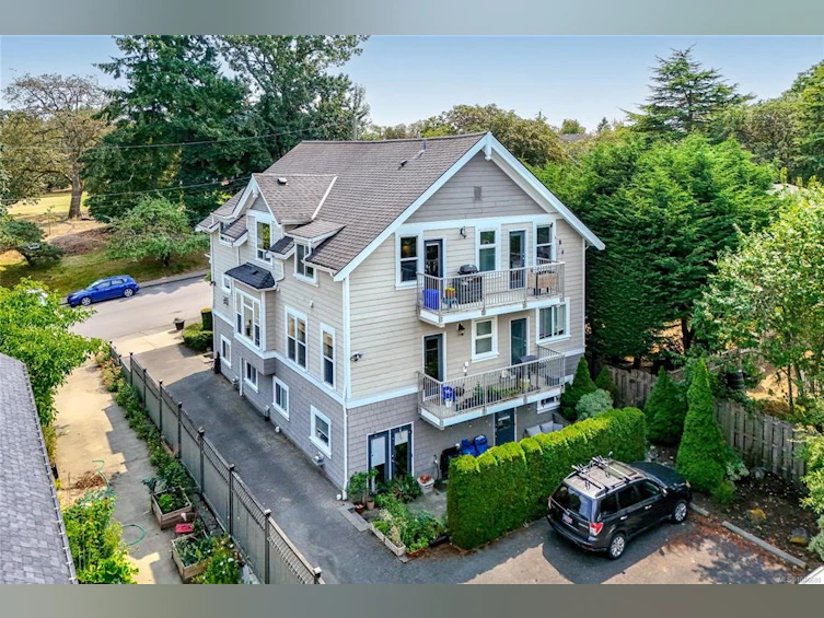 D-1216 Styles Street, Victoria, BC, V9A 3Z5 - 52