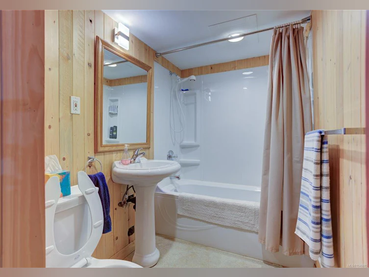 10660 Cedar Drive, Youbou, BC, V0R 3E1 - 44