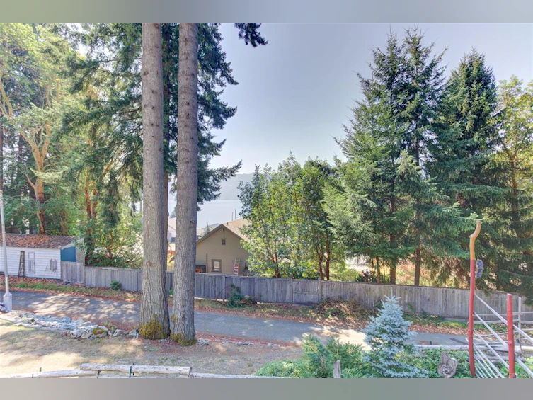 10660 Cedar Drive, Youbou, BC, V0R 3E1 - 10