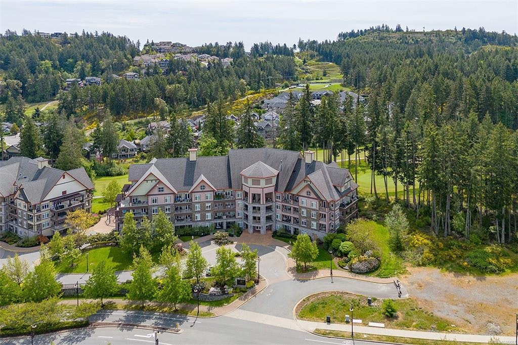 210/212-1395 Bear Mountain Pkwy, Langford, BC, V9B 0E1