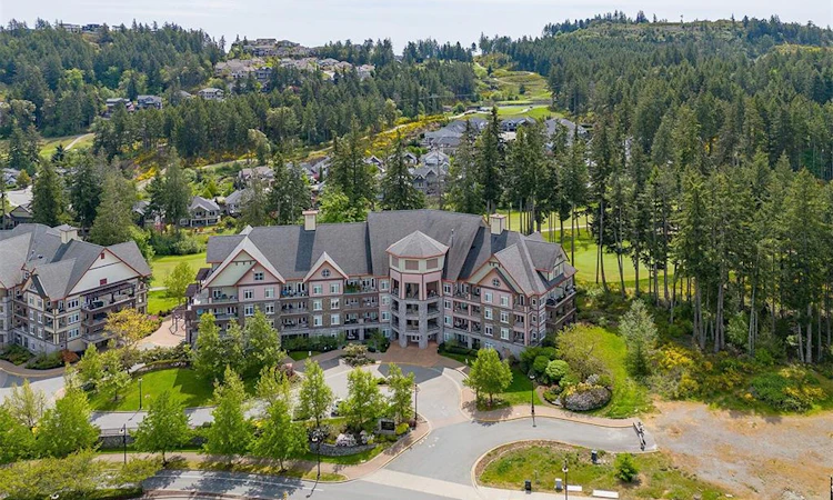 210/212-1395 Bear Mountain Pkwy