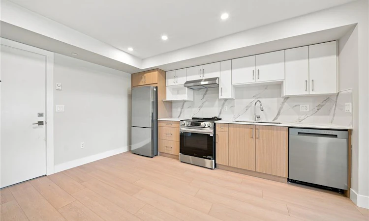 307-171 W Jensen Avenue
