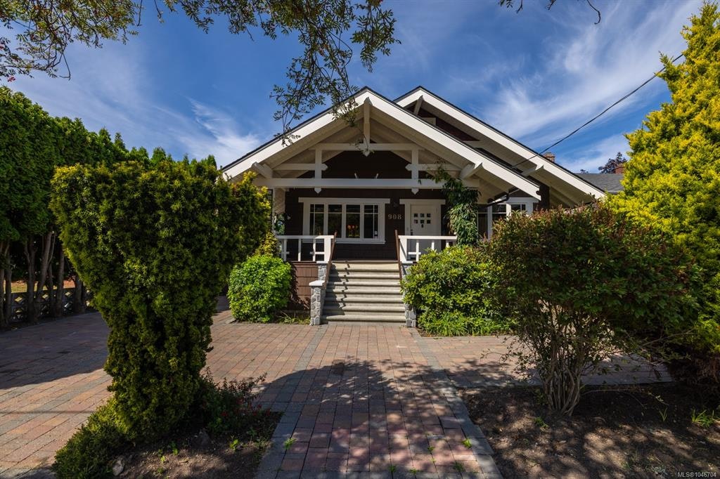 908 Cowichan Street, Victoria, BC, V8S 4E5