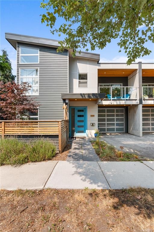 1704 Coronation Avenue, Victoria, BC, V8R 1X2