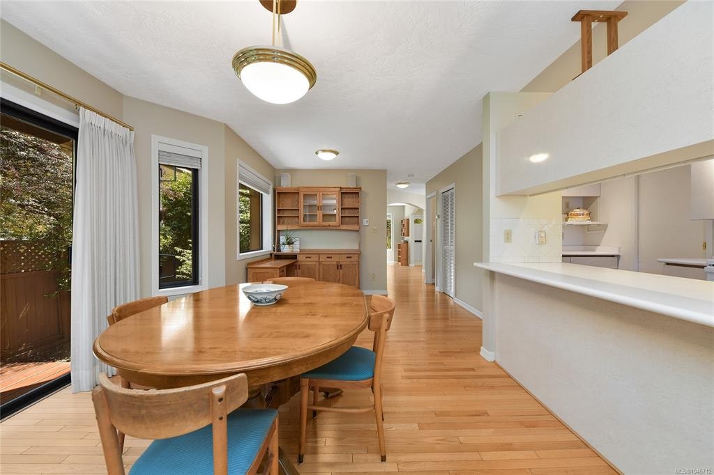 1142 Chapman Street, Victoria, BC, V8V 2T6 - 10