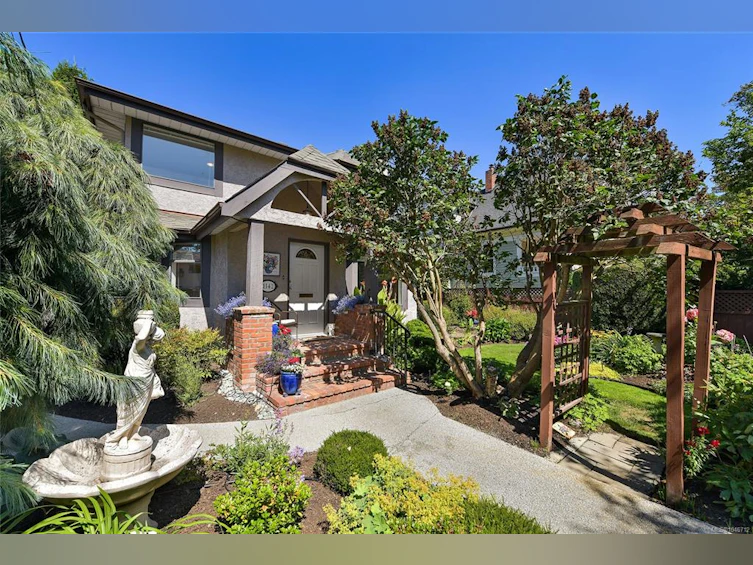 1142 Chapman Street, Victoria, BC, V8V 2T6 - 2