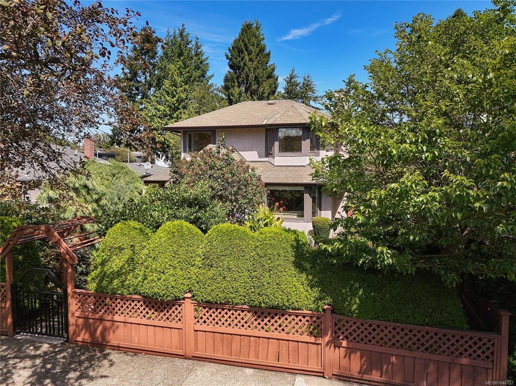 1142 Chapman Street, Victoria, BC, V8V 2T6 - 80
