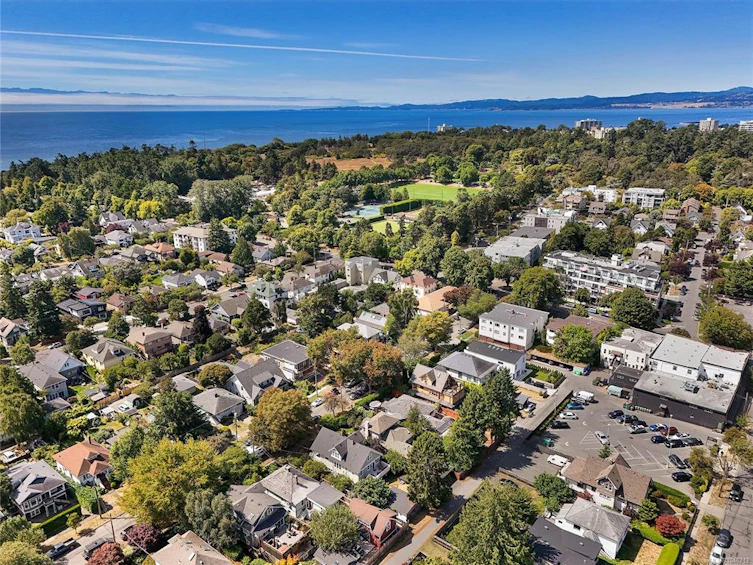 1142 Chapman Street, Victoria, BC, V8V 2T6 - 74