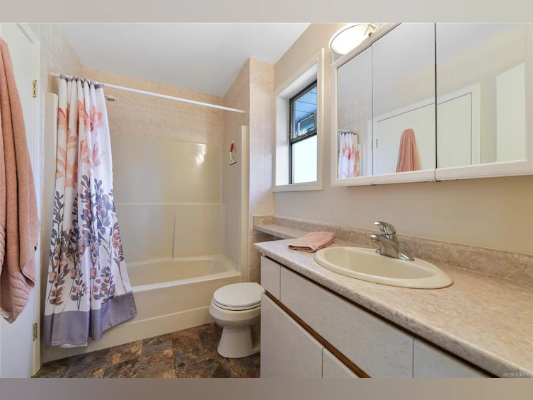 1142 Chapman Street, Victoria, BC, V8V 2T6 - 28