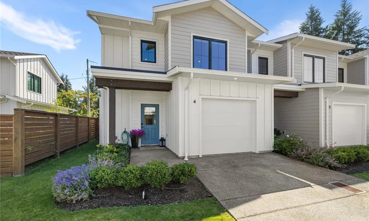 4-1090 Evergreen Road