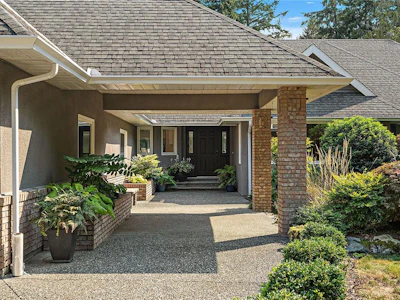 657 Cromarty Avenue - 3
