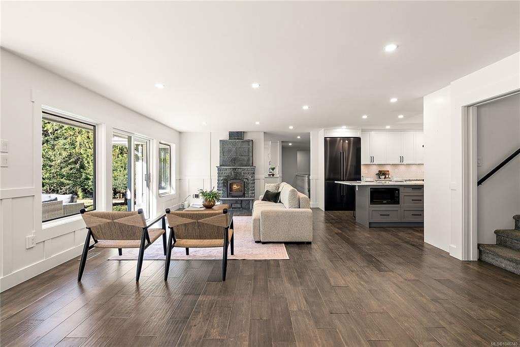 657 Cromarty Avenue - 4