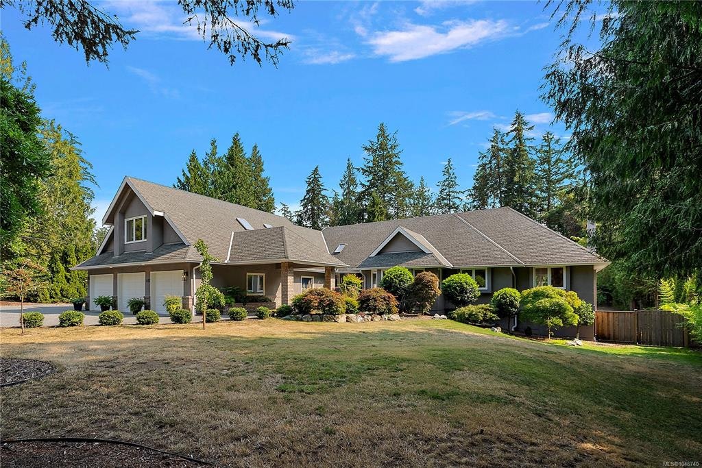 657 Cromarty Avenue, North Saanich, BC, V8L 5G6