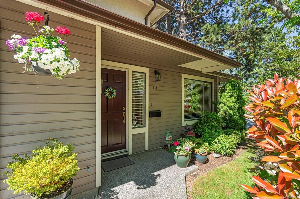 18-1309 Mckenzie Avenue, Saanich, BC, V8P 2M1 - 2