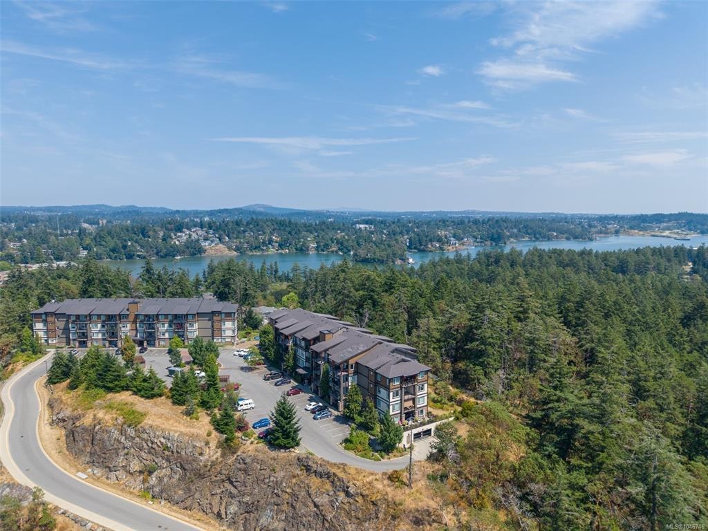 303-286 Wilfert Road - 2