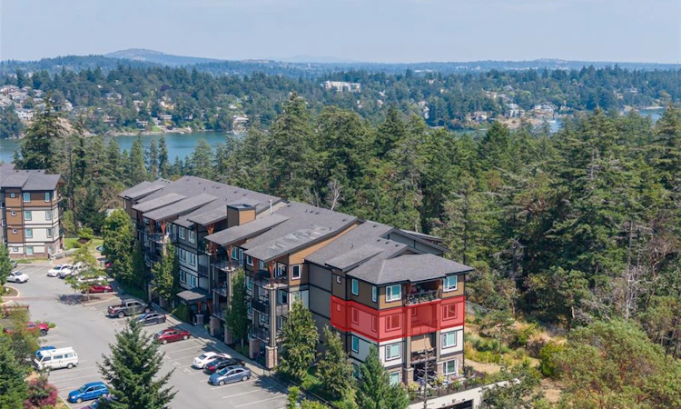 303-286 Wilfert Road
