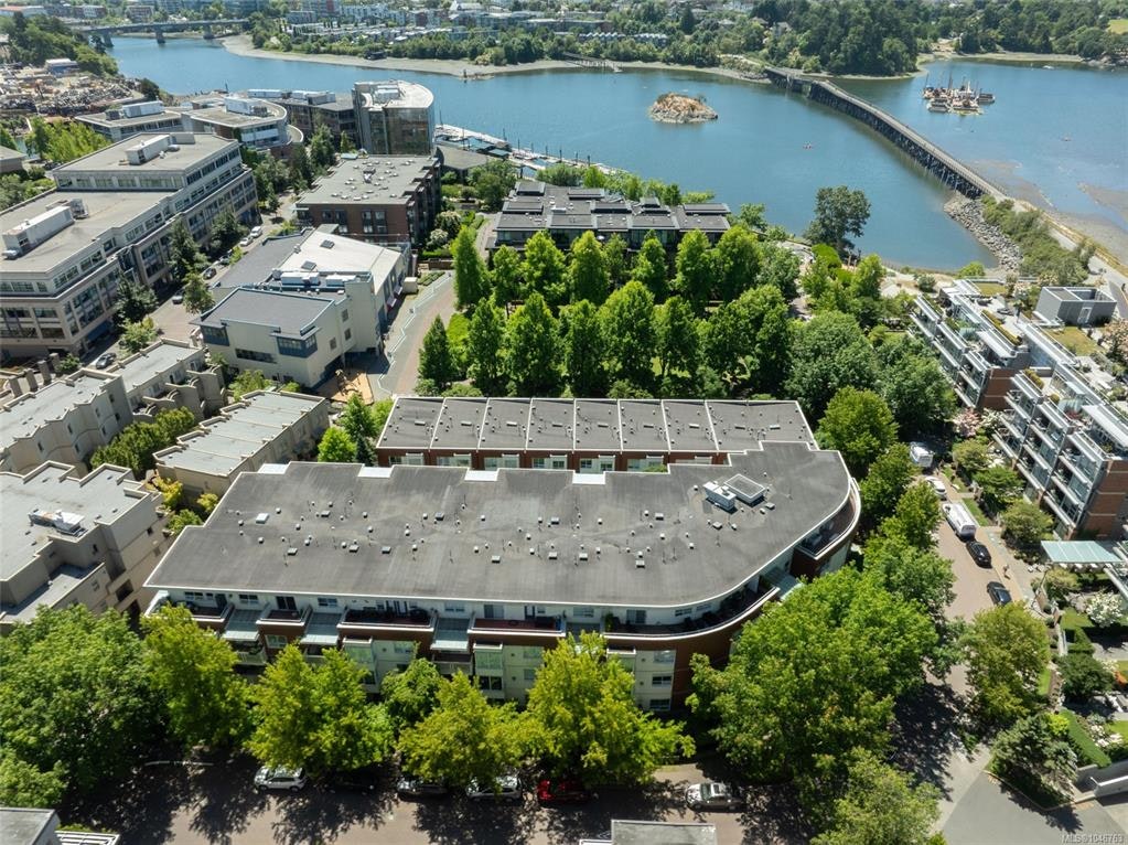 201-380 Waterfront Crescent, Victoria, BC, V8T 5K3