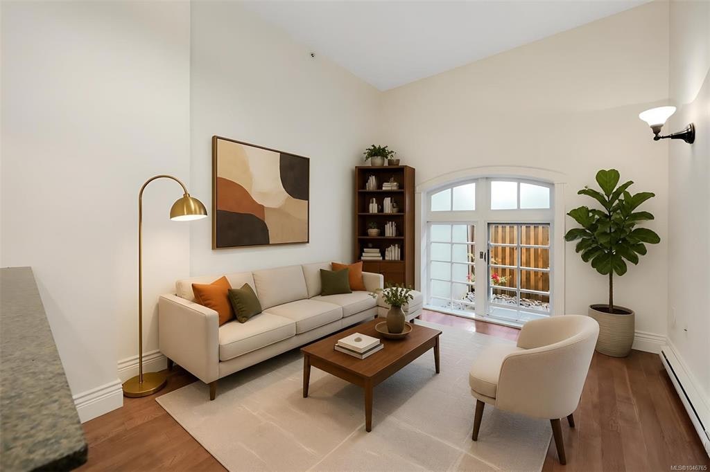 203-1602 Quadra Street - 5