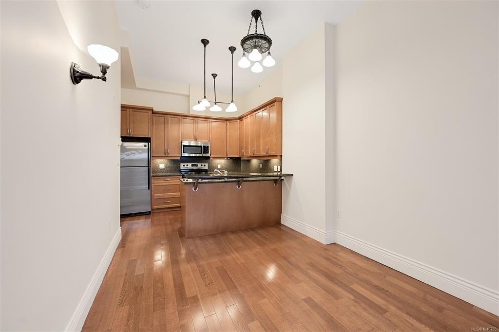203-1602 Quadra Street, Victoria, BC, V8W 2L4 - 7