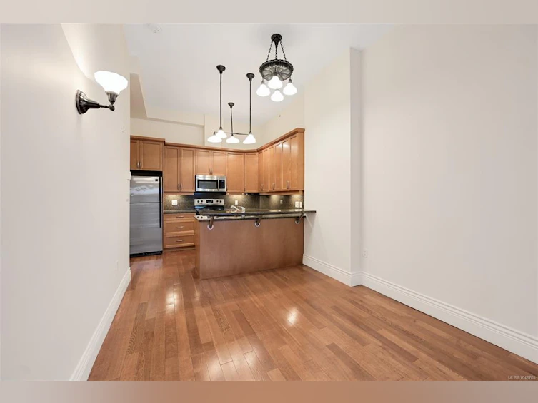 203-1602 Quadra Street, Victoria, BC, V8W 2L4 - 7