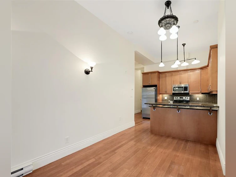 203-1602 Quadra Street, Victoria, BC, V8W 2L4 - 8