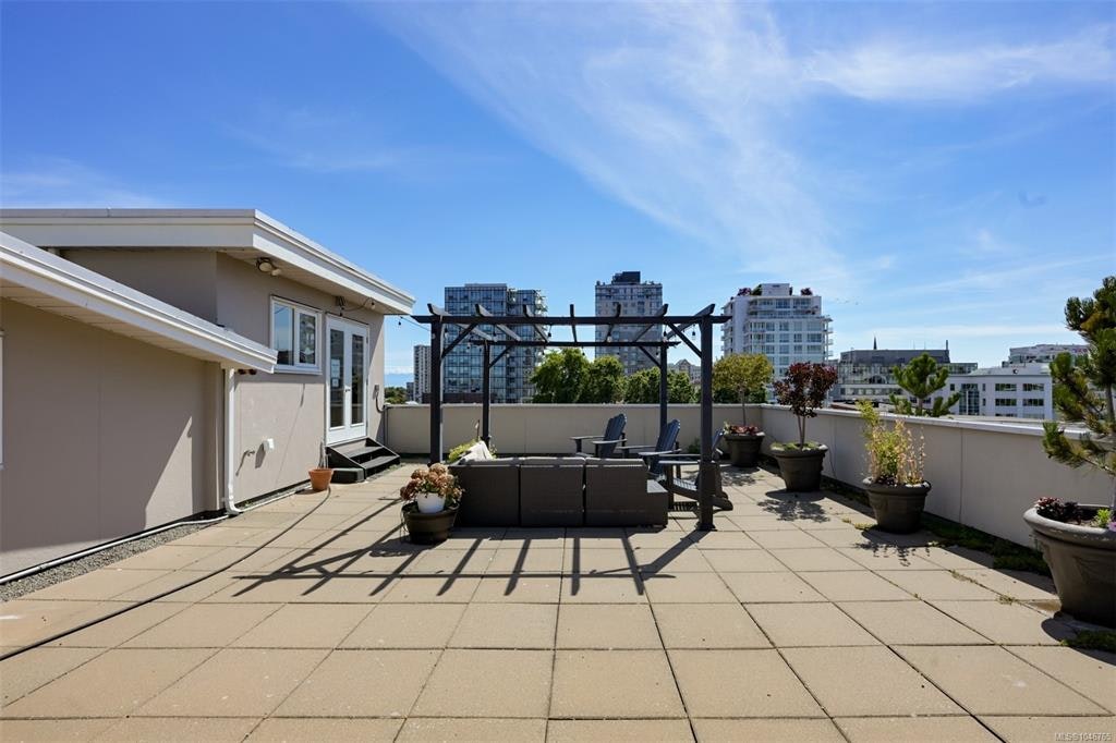 203-1602 Quadra Street, Victoria, BC, V8W 2L4 - 28