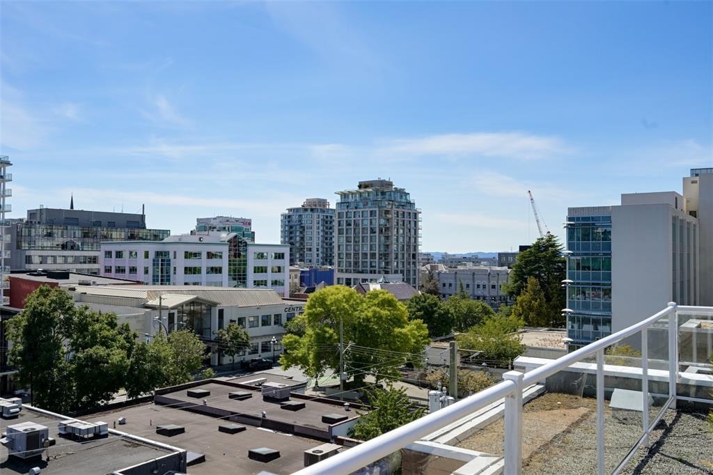 203-1602 Quadra Street, Victoria, BC, V8W 2L4 - 30