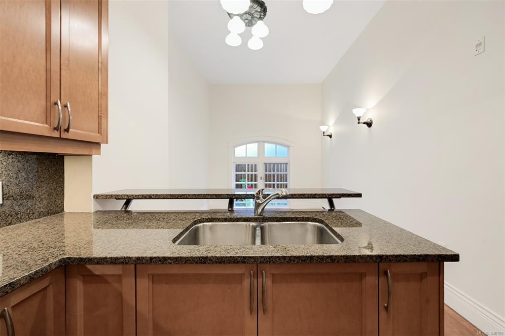 203-1602 Quadra Street, Victoria, BC, V8W 2L4 - 13