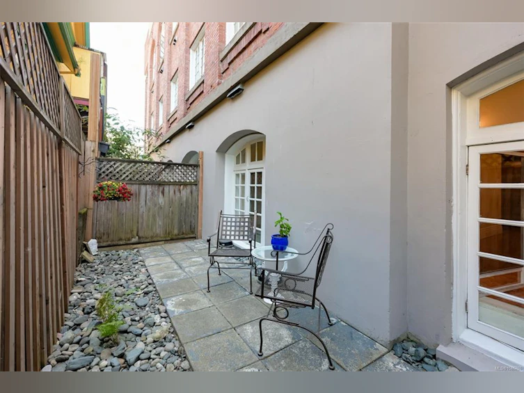 203-1602 Quadra Street, Victoria, BC, V8W 2L4 - 3