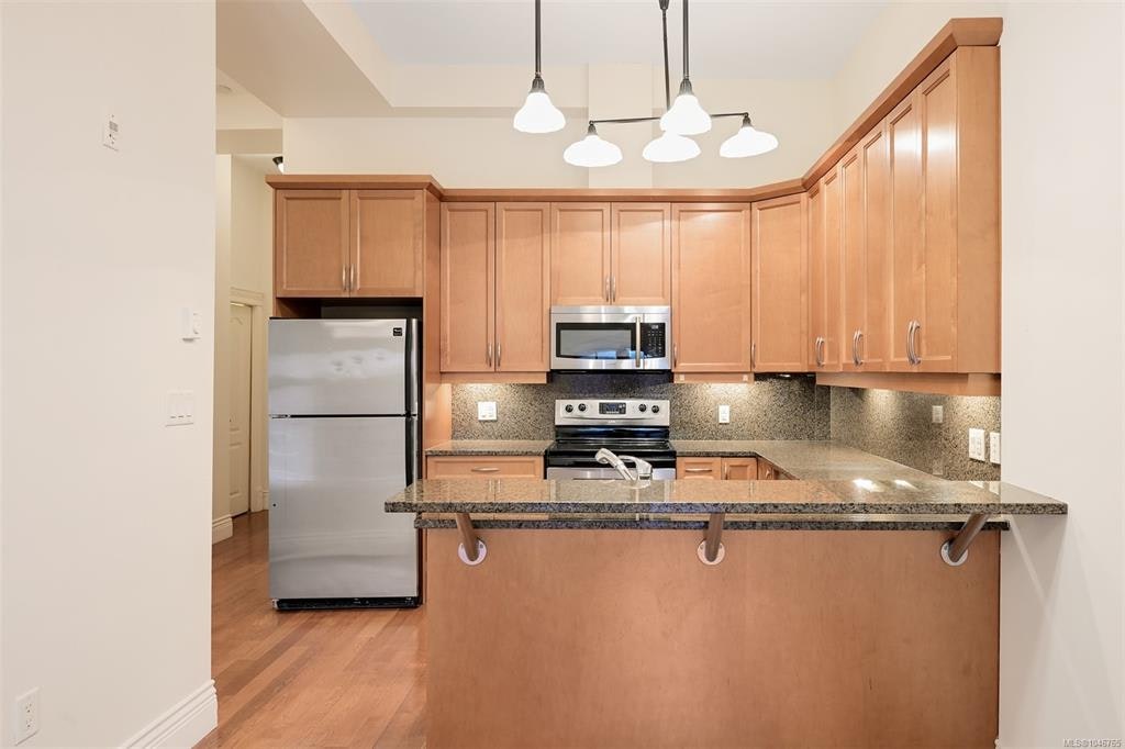 203-1602 Quadra Street, Victoria, BC, V8W 2L4 - 11