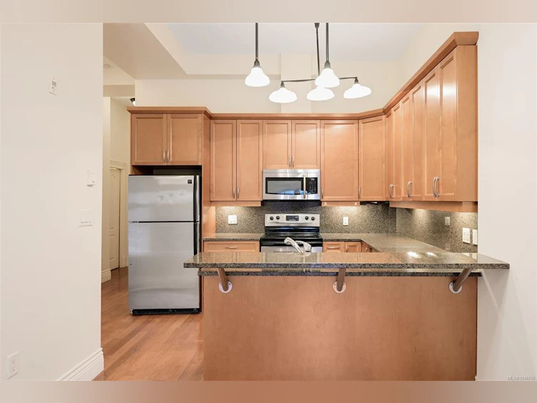 203-1602 Quadra Street, Victoria, BC, V8W 2L4 - 11