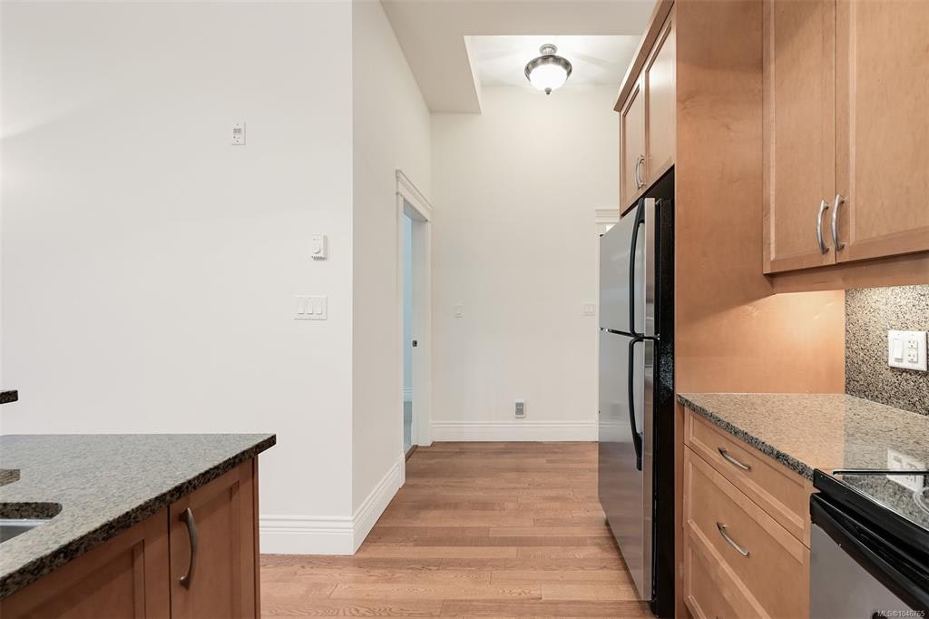 203-1602 Quadra Street, Victoria, BC, V8W 2L4 - 14