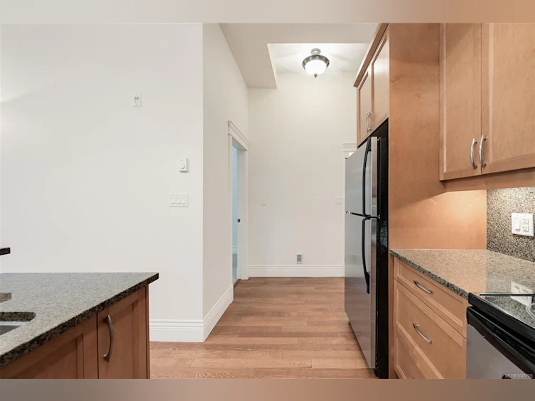 203-1602 Quadra Street, Victoria, BC, V8W 2L4 - 14