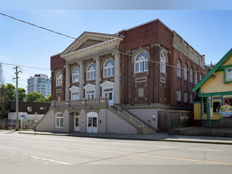 203-1602 Quadra Street, Victoria, BC, V8W 2L4