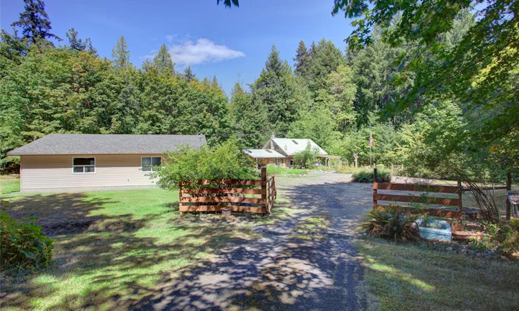 4389 Creighton Road