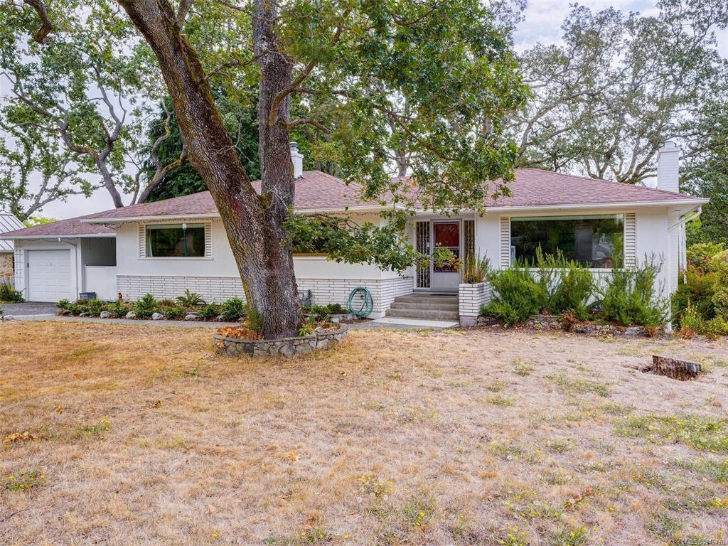 2541 Nottingham Road, Oak Bay, BC, V8R 6C7