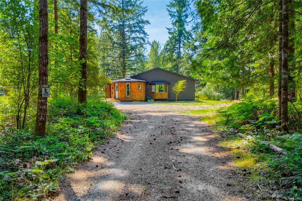 3569 Macaulay Road, Black Creek, BC, V9J 1E4
